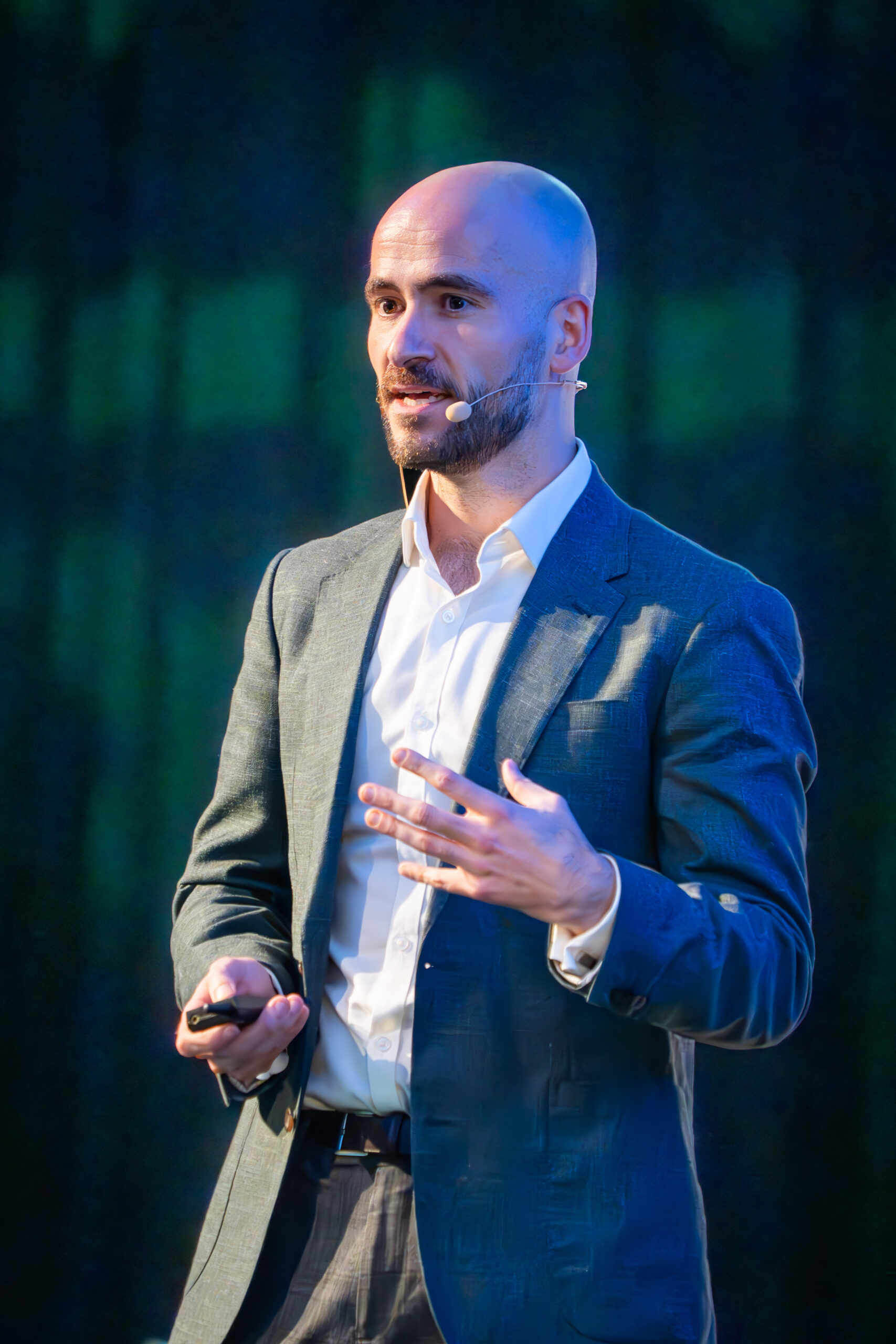 Dr Joep van Agteren delivering a keynote